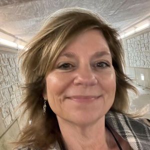 Meet your Posher, Elise